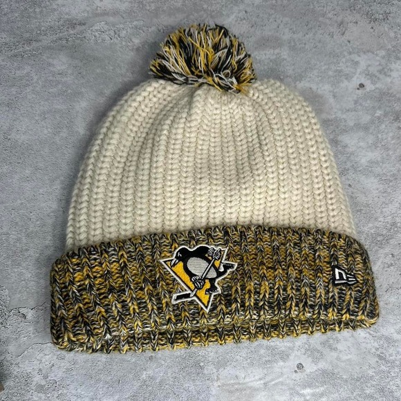 New Era Pittsburgh‎ Penguins Ladies Fresh Lined Removable Pom Knit Hat - Picture 1 of 5